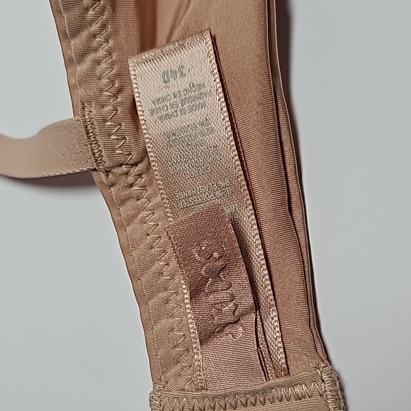 NWOT Skims Wireless Form Push-Up Plunge Bra Lightly Lined Intimates Mica 34D - Picture 9 of 11